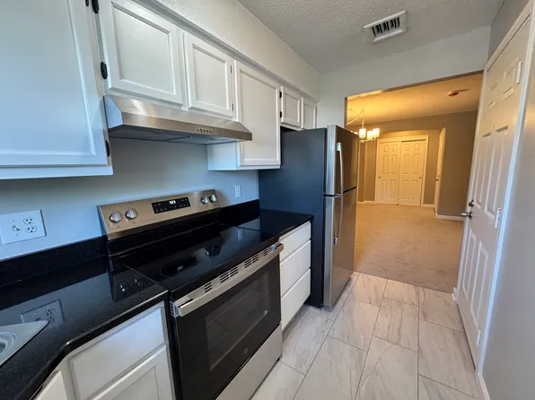 2 Concorde Way Unit B2, Windsor Locks, CT 06096