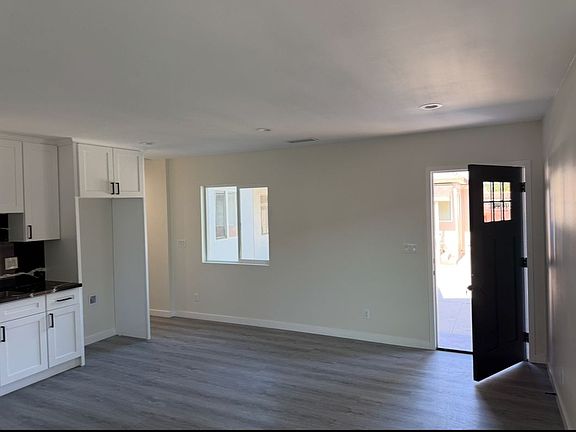 3rd image of 2834 Cudahy St Unit A