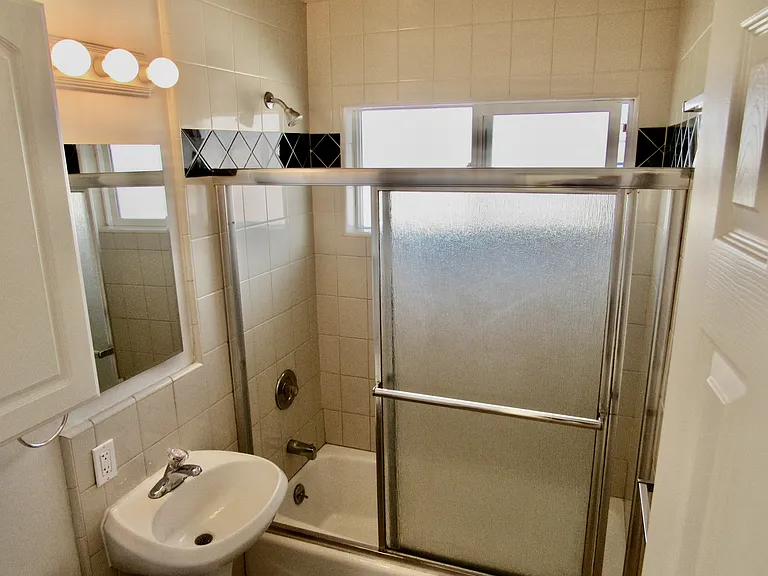 5083 Brighton Ave — Photo 5