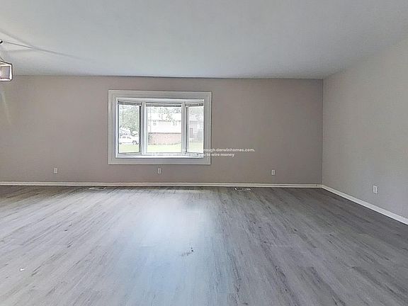 4th image of 1705 W Thames Dr