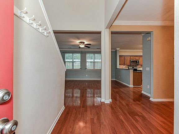 5th image of 17201 Commons Crossing Dr