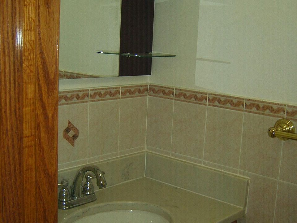1st image of 252 Bard Ave