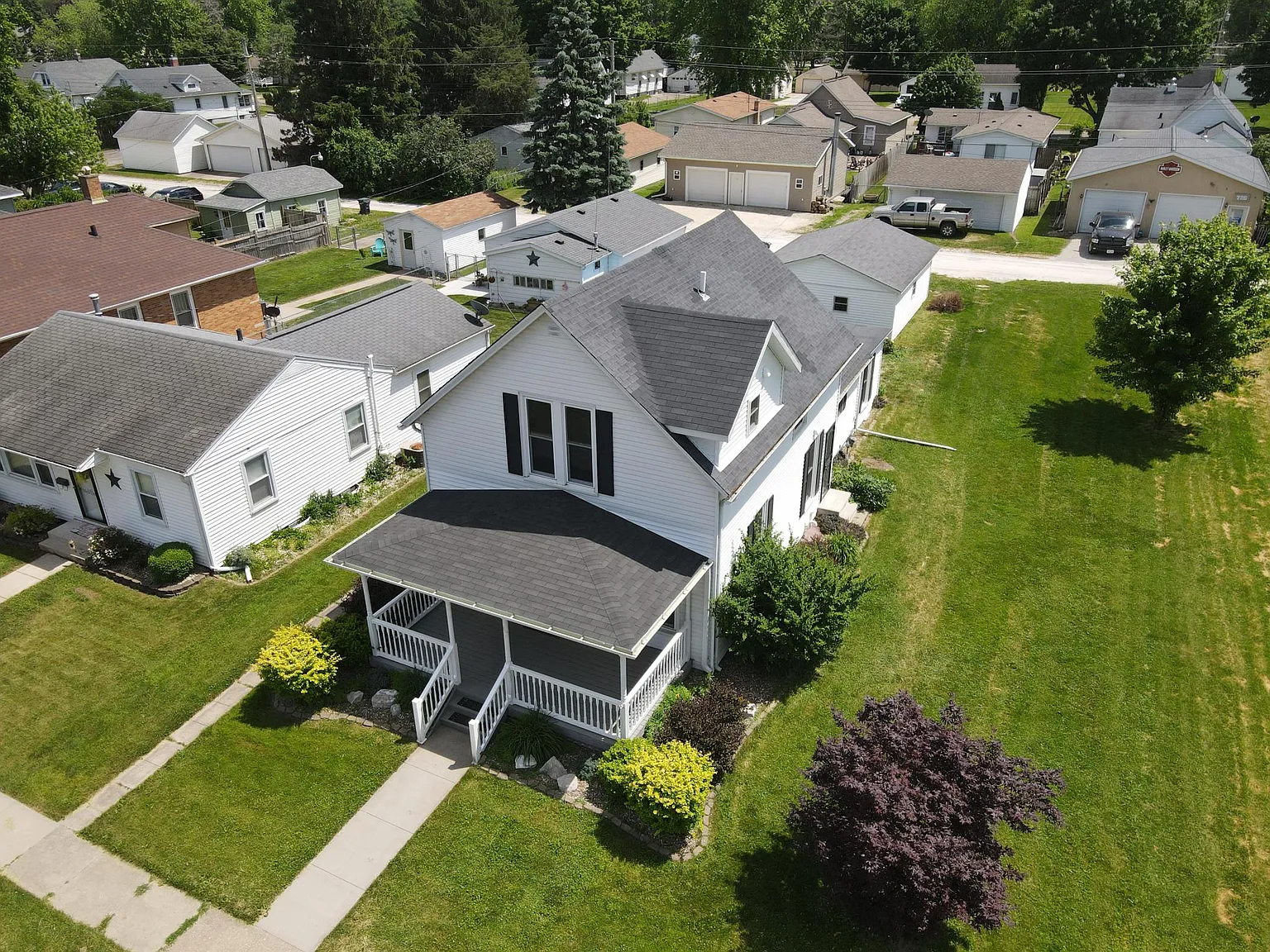 725 Harrison Ave photo 1