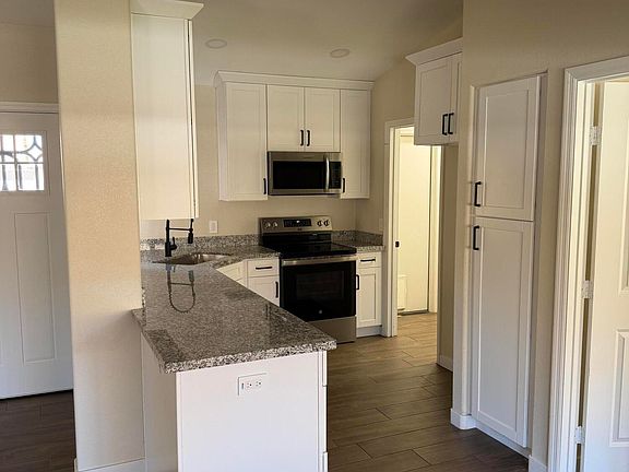 4th image of 11303 W LAWRENCE Lane