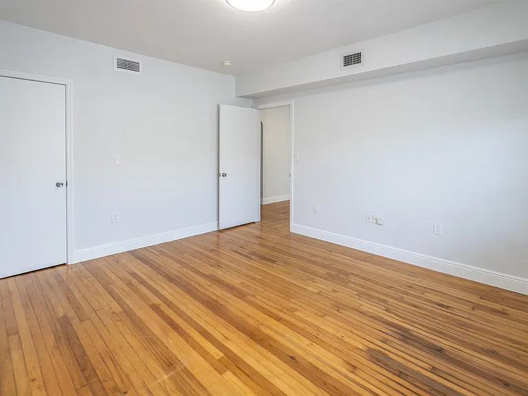 1007 Bay Dr #203 — Photo 21