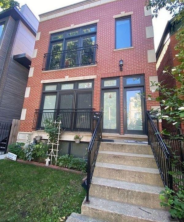 1st image of 1934 N Oakley Ave #1