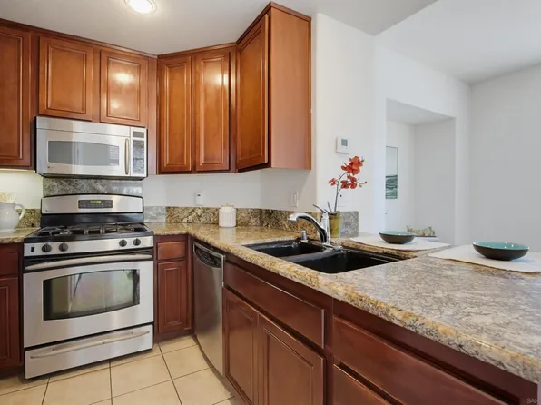 550 Almond Rd, San Marcos, CA 92078