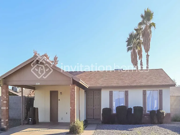 8509 W Golden Ln — Photo 1