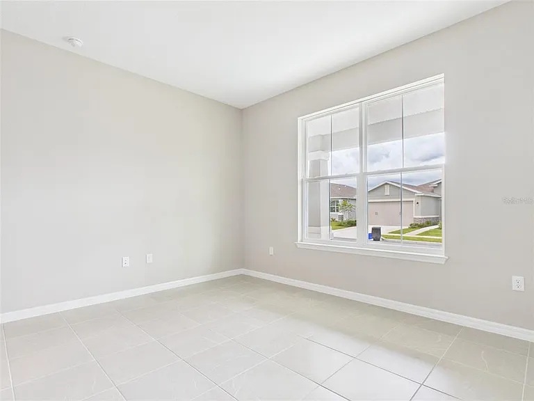 5717 SW 71st Ct — Photo 5