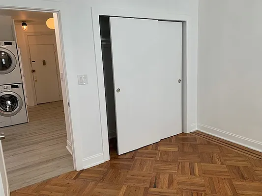 Rented by Premier Metro Realty Corp | media 14