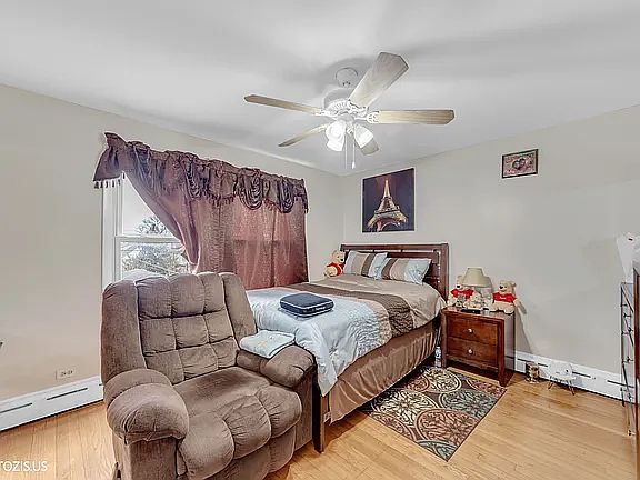 3rd image of 2457 N Nordica Ave #2