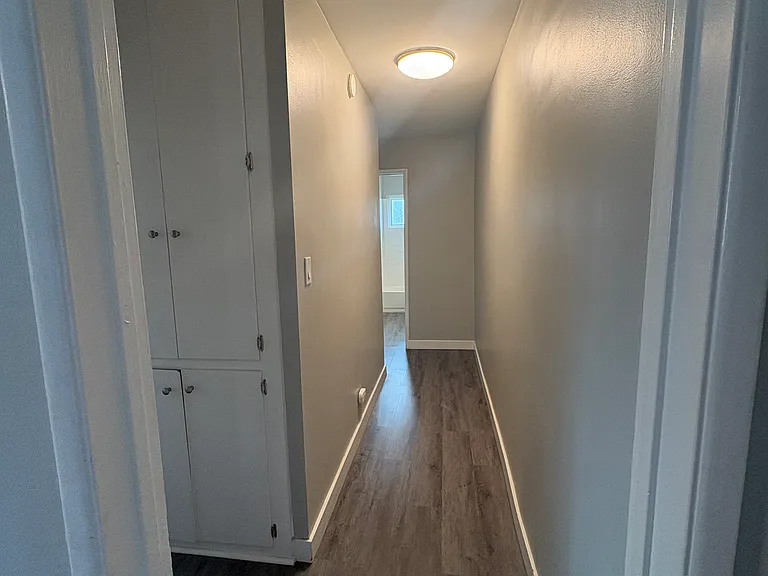 658 Scott Pl #6 — Photo 4