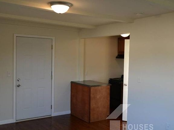 4th image of 201 Chandler Dr APT 33B