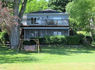 19664 Lakeshore Dr, Three Rivers, MI 49093