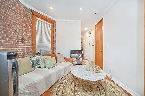 796 9th Ave #4 Photo 1