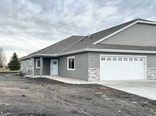 274 Eau Claire Ave SE, Hutchinson, MN 55350