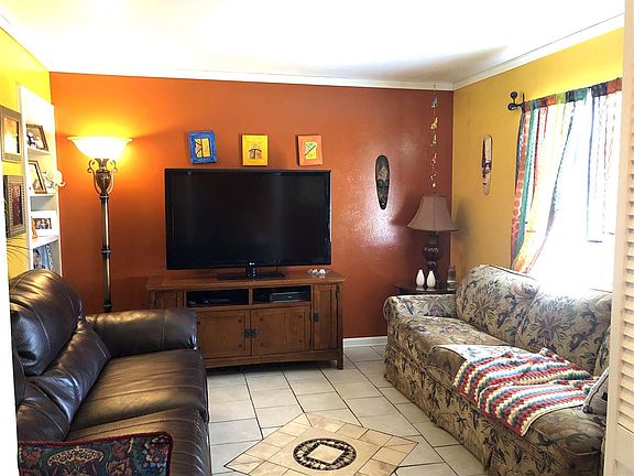 3rd image of 606 Delia Dr