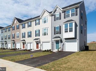 114 Dripping Springs Dr, Hedgesville, WV 25427