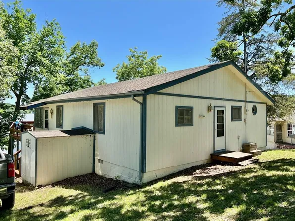 3 Point Plaza Dr, Edwards, MO 65326