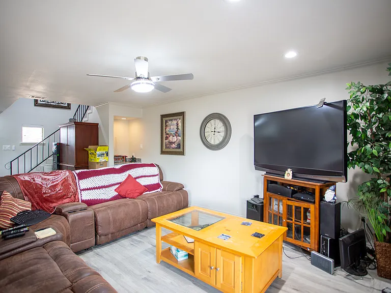 207 E Harwood Rd #38 — Photo 2