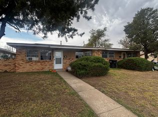 1301 Meadow Ln, Roswell, NM 88203