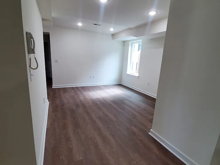 1520 N Sydenham St #2 — Photo 5