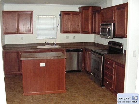 5th image of 578 Oak Trail Dr