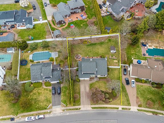 3rd image of 28 Timber Ridge Drive