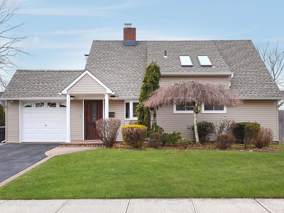 1st image of 26 W Cabot Ln