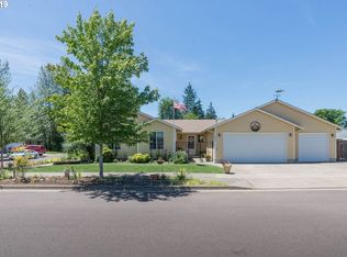 830 27th Ave, Sweet Home, OR 97386