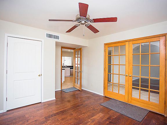 5th image of 2423 E North Ln