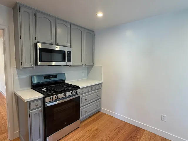 3 bed, 1400 sqft, $5,600 — Photo 4