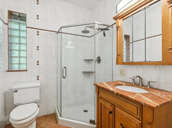 8 Carroll Place image 11 of 21