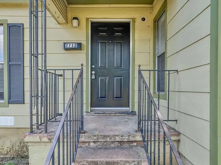 2712 Mitchell Ave — Photo 2