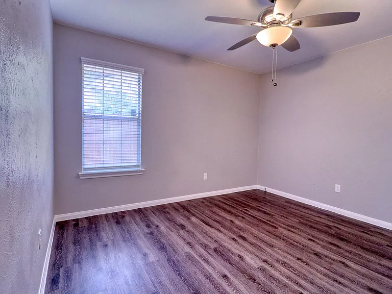 2221 Bowie Dr #11 — Photo 29
