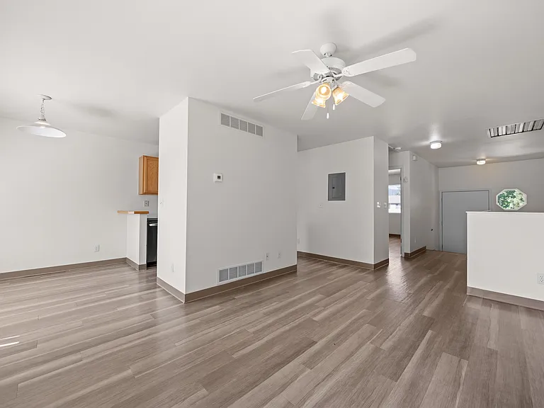 Glenmoor Townhomes — Photo 15