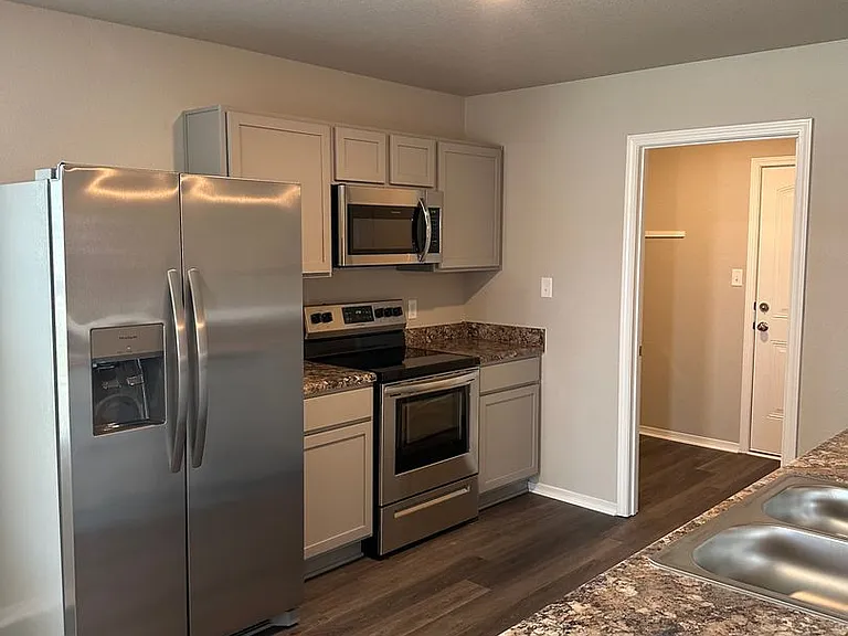 203 Logan Dr — Photo 5