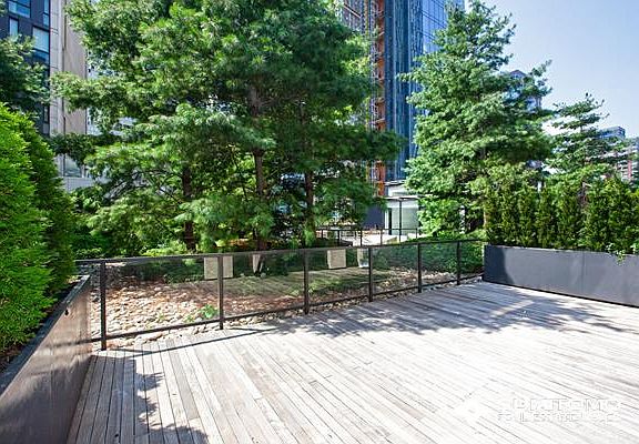 4th image of 101 Warren St #5D