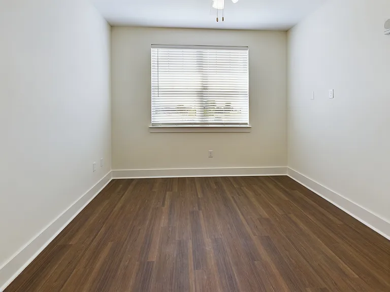 1020 Kelly Green Ln #4-202 — Photo 2