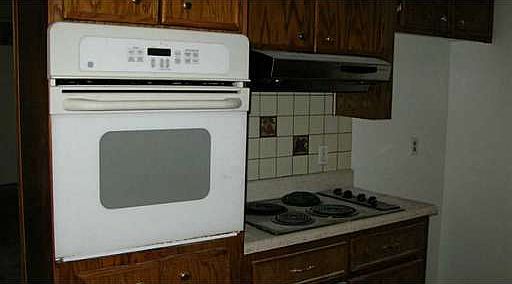 3rd image of 850 Valleymeade Dr SE