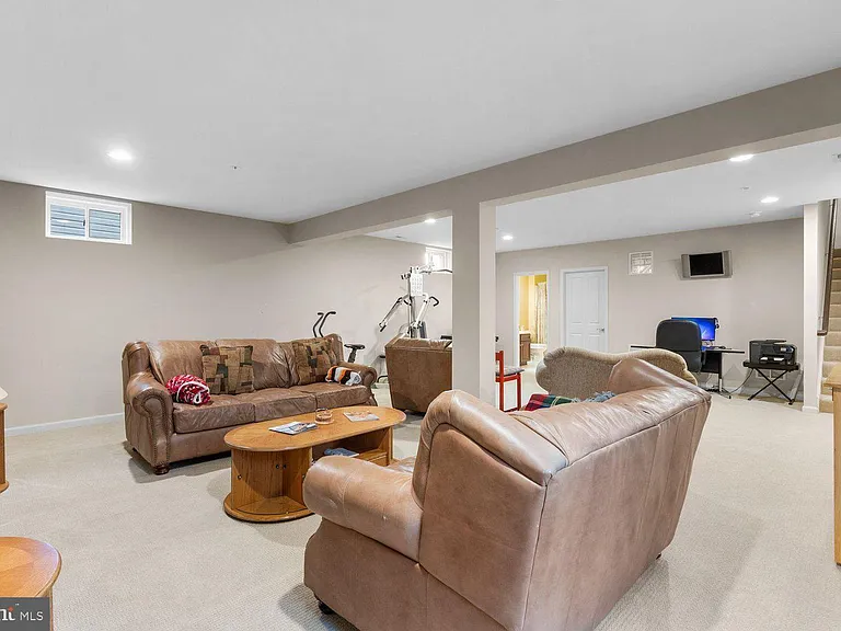 14103 Byrne Park Dr — Photo 15