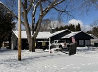 109 Hartz Dr, Holly, MI 48442