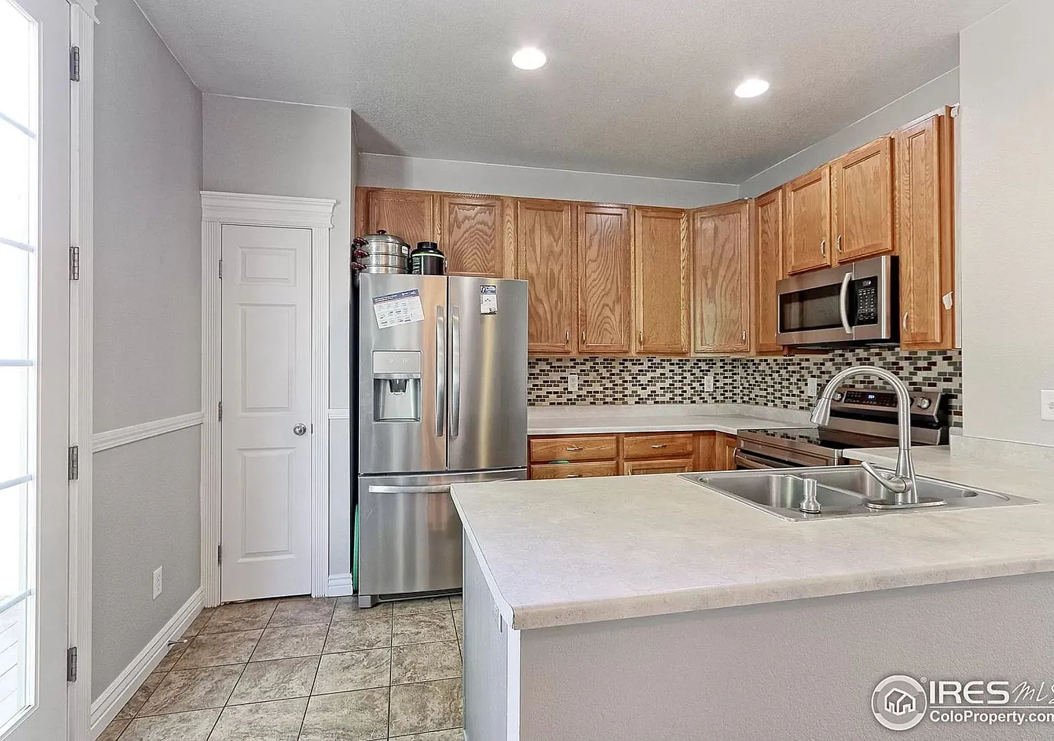 Must see paired home in Coal Creek — Photo 2