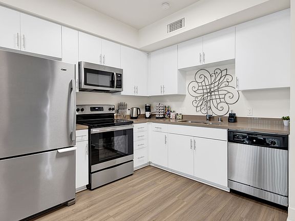 4th image of 501 W Colorado St