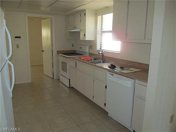4th image of 111 Doveside Ln