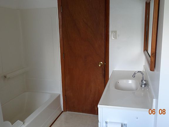 UPSTAIRS FULL BATH WITH TUB