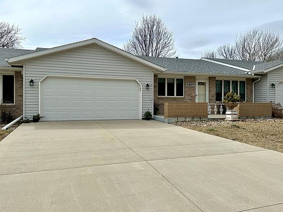 2nd image of 1027 Liberty Dr