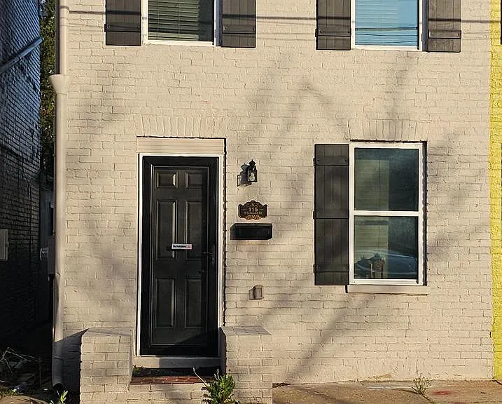 115 N Locust St — Photo 1