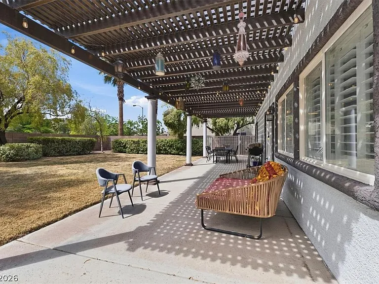 5397 Esparon Ave — Photo 33