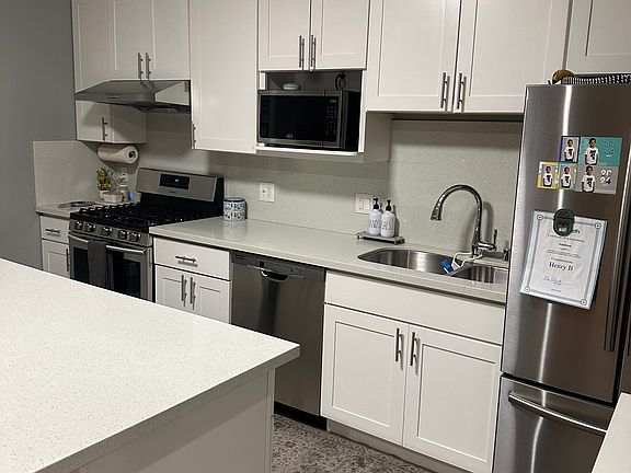 2nd image of 338 1st Ln Unit B
